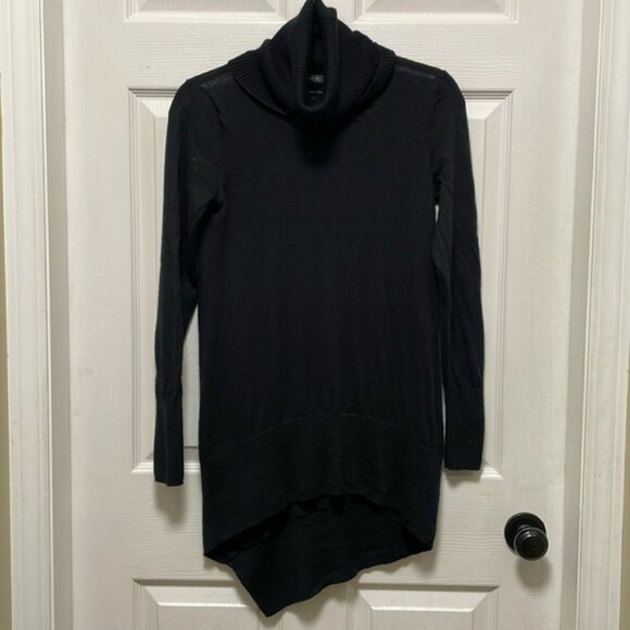 TAHARI Long Cowl Neck 100% ExtraFine Merino Wool Black Sweater Size S - Picture 1 of 8